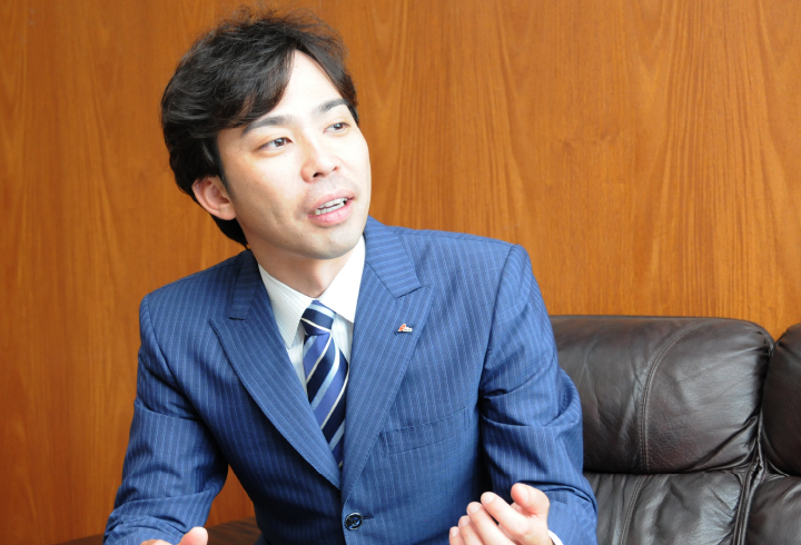 社本吉正が新たに代表取締役社長に就任しました。