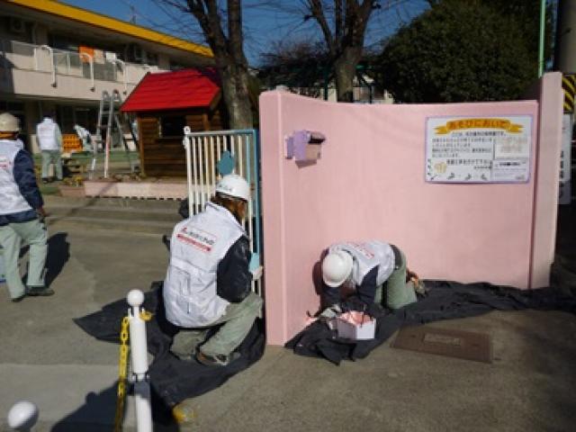 ２０１２年度（平成２４年度）　名古屋市当知保育園さんで社会貢献活動として塗装をさせていただきました。